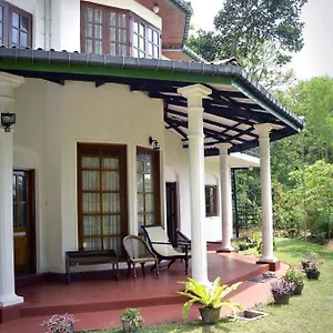 https://pearl-house.kandyhotelsnow.com