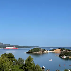 Bora Bora **** Ksamil